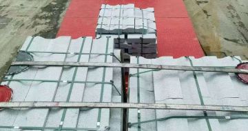 海东 芝麻白仿形加直形路沿石出货日常