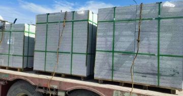 海东 芝麻白花岗岩地铺石装车日常