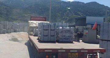 海东 芝麻白仿形路沿石，直形路沿石