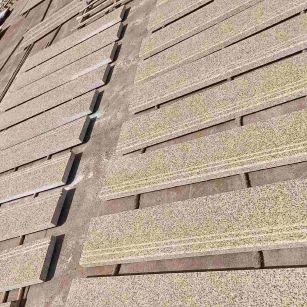 海东 黄金麻花岗岩光面楼梯踏步