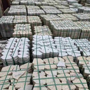 海东 黄金麻白麻花岗岩荔枝面地铺石(冰裂纹)