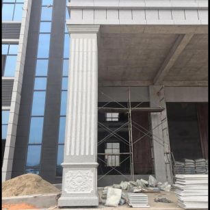 海东 芝麻白光面花岗岩门楼大柱（罗马柱）配雕花底座