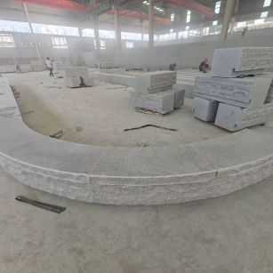 海东 芝麻白异形坐凳，自然面光面弧形加工