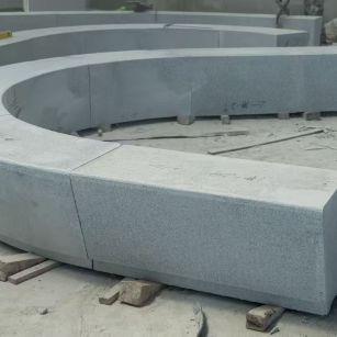 海东 芝麻白花岗岩光面弧形坐凳