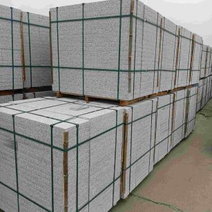 海东 白麻花岗岩石材荔枝面地铺石（300*600*50）