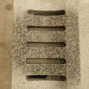 海东 芝麻白拉丝面花岗岩U型开槽排水槽