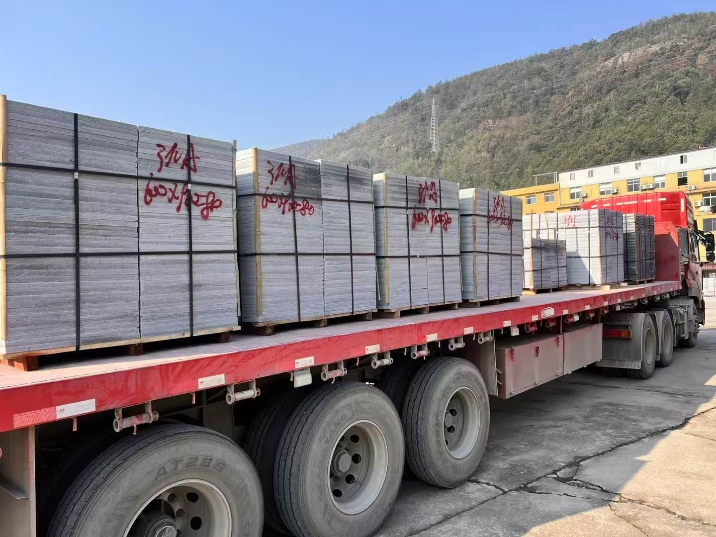 海东 芝麻灰地铺石出货日常