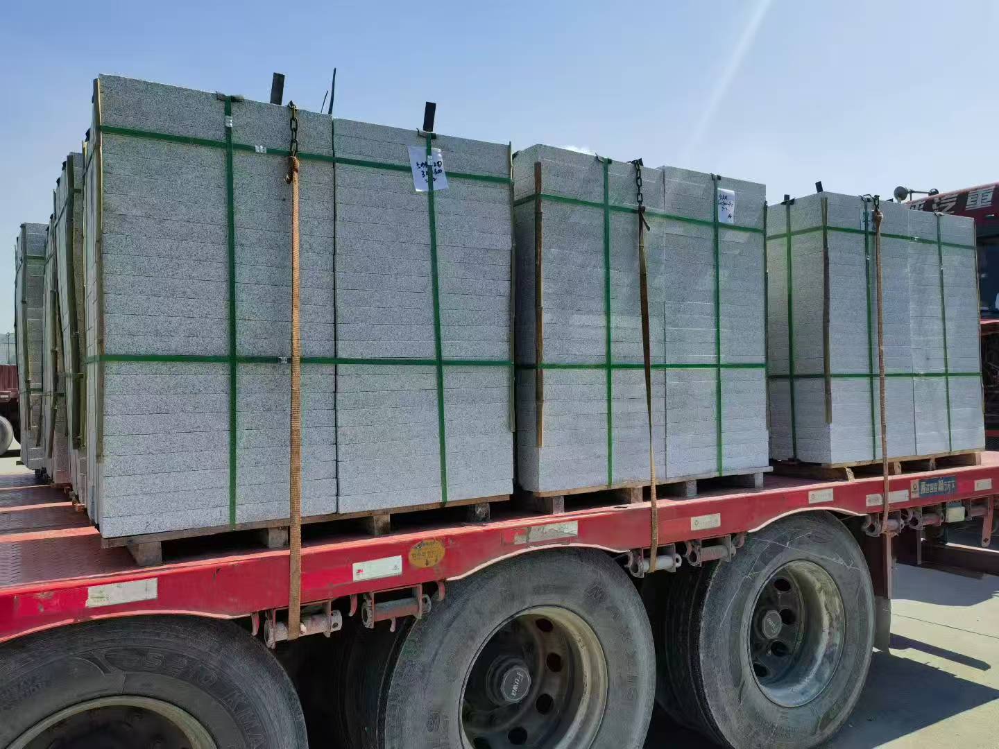 海东芝麻白花岗岩出货日常地铺石