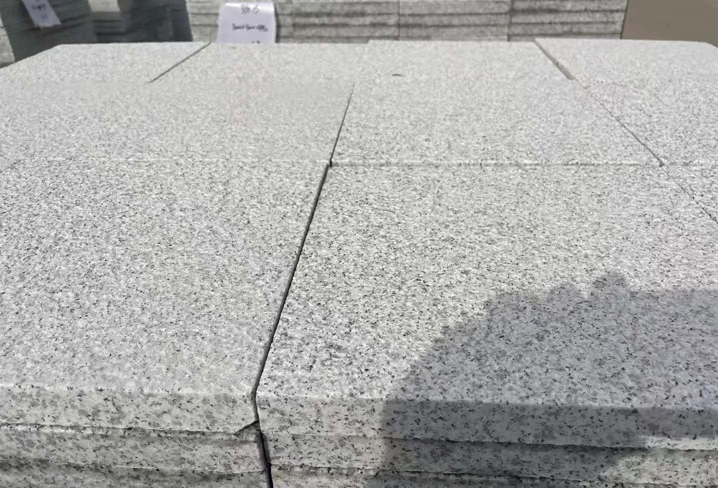 海东 白麻花岗岩石材推荐 荔枝面地铺石