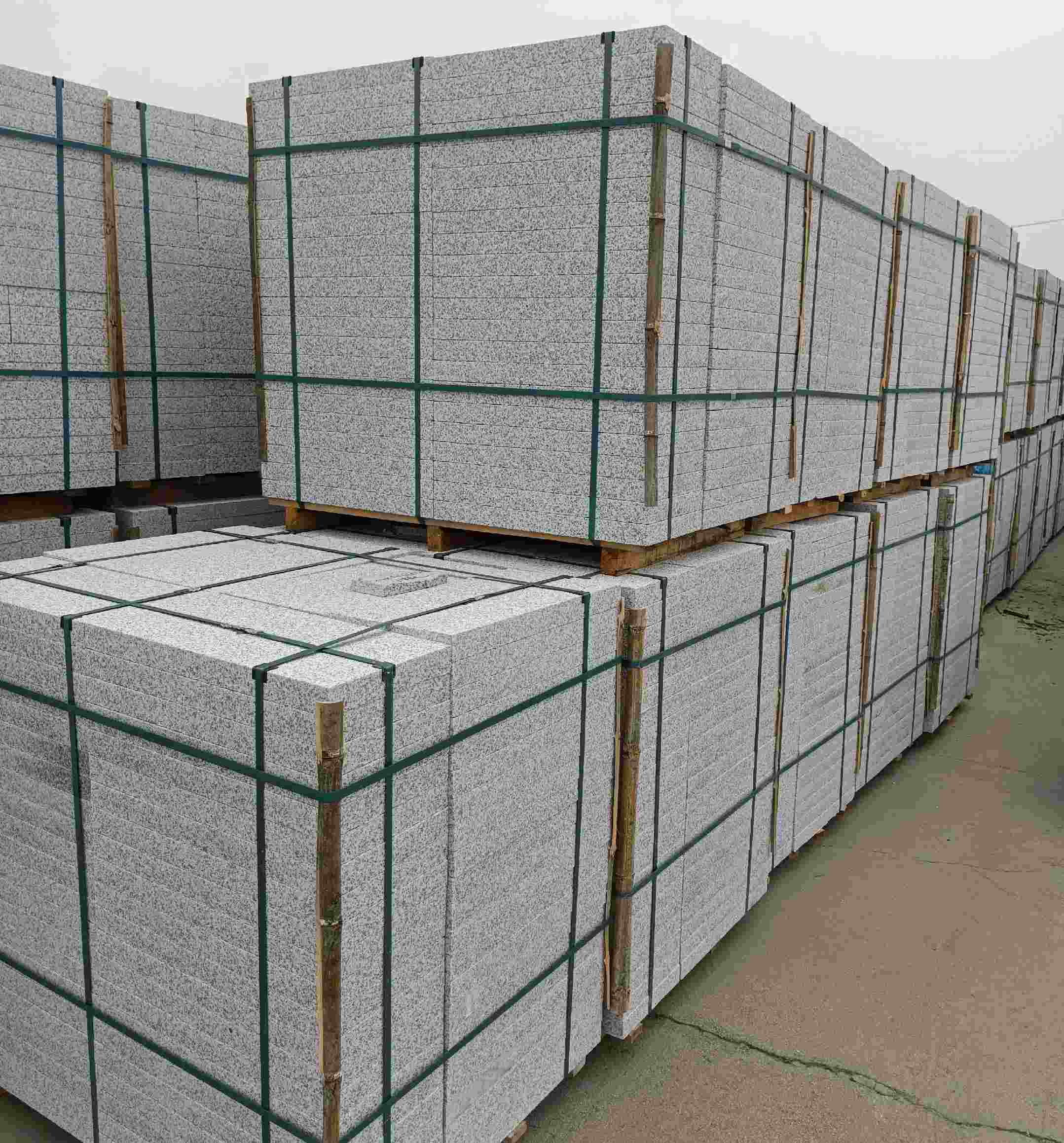 海东 白麻花岗岩石材荔枝面地铺石（300*600*50）