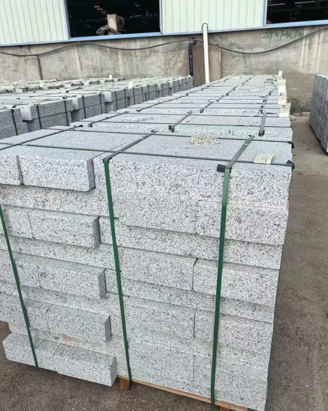 海东 白麻花岗岩路沿石，弧形路沿石，道牙石，马路牙子，界石，路缘石，平沿石，直岩石，平缘石等