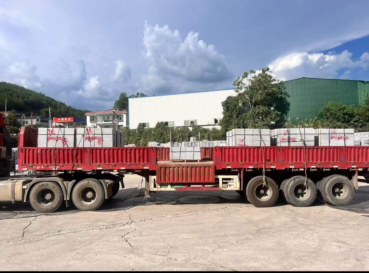 海东 芝麻灰花岗岩地铺石出货日常