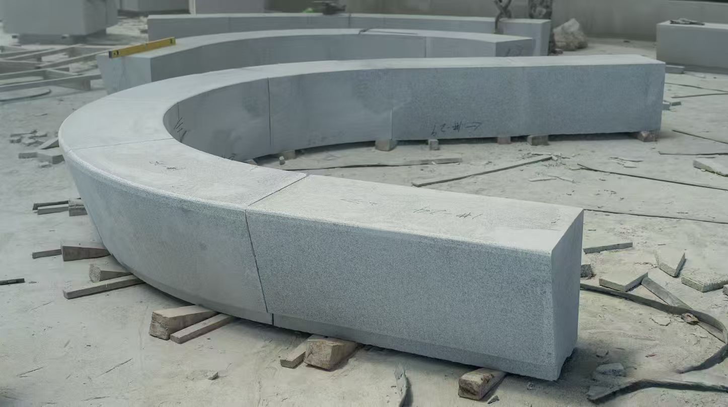 海东 芝麻白花岗岩光面弧形坐凳