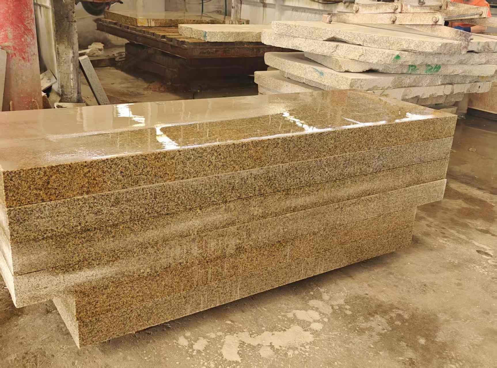 海东 黄金麻栏杆料半成品加工中