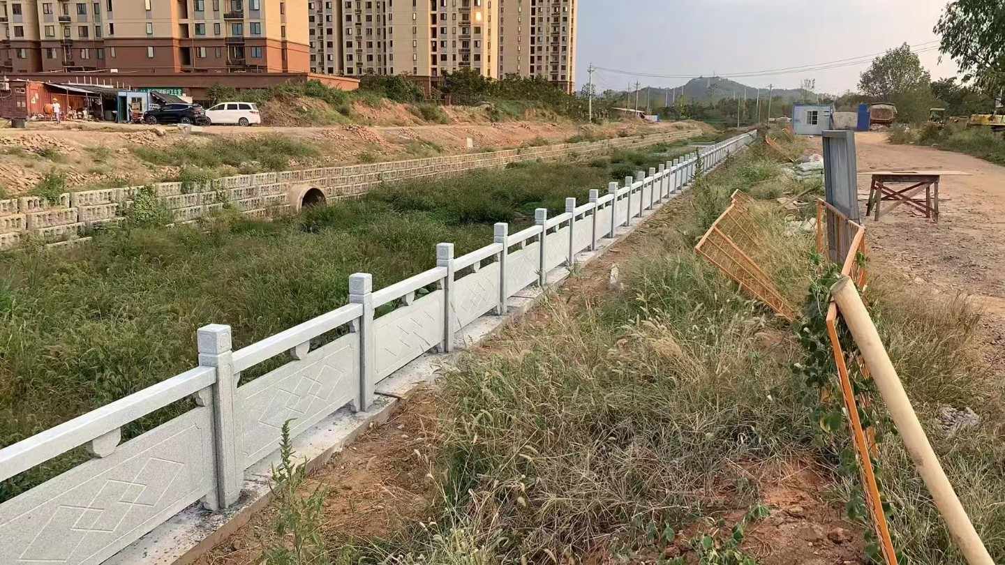海东 白麻河道栏杆效果展示图