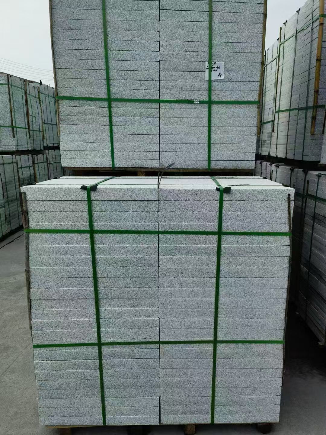 海东 芝麻白火烧，园林广场市政工程地铺石，1.8~5.0厚均有现货