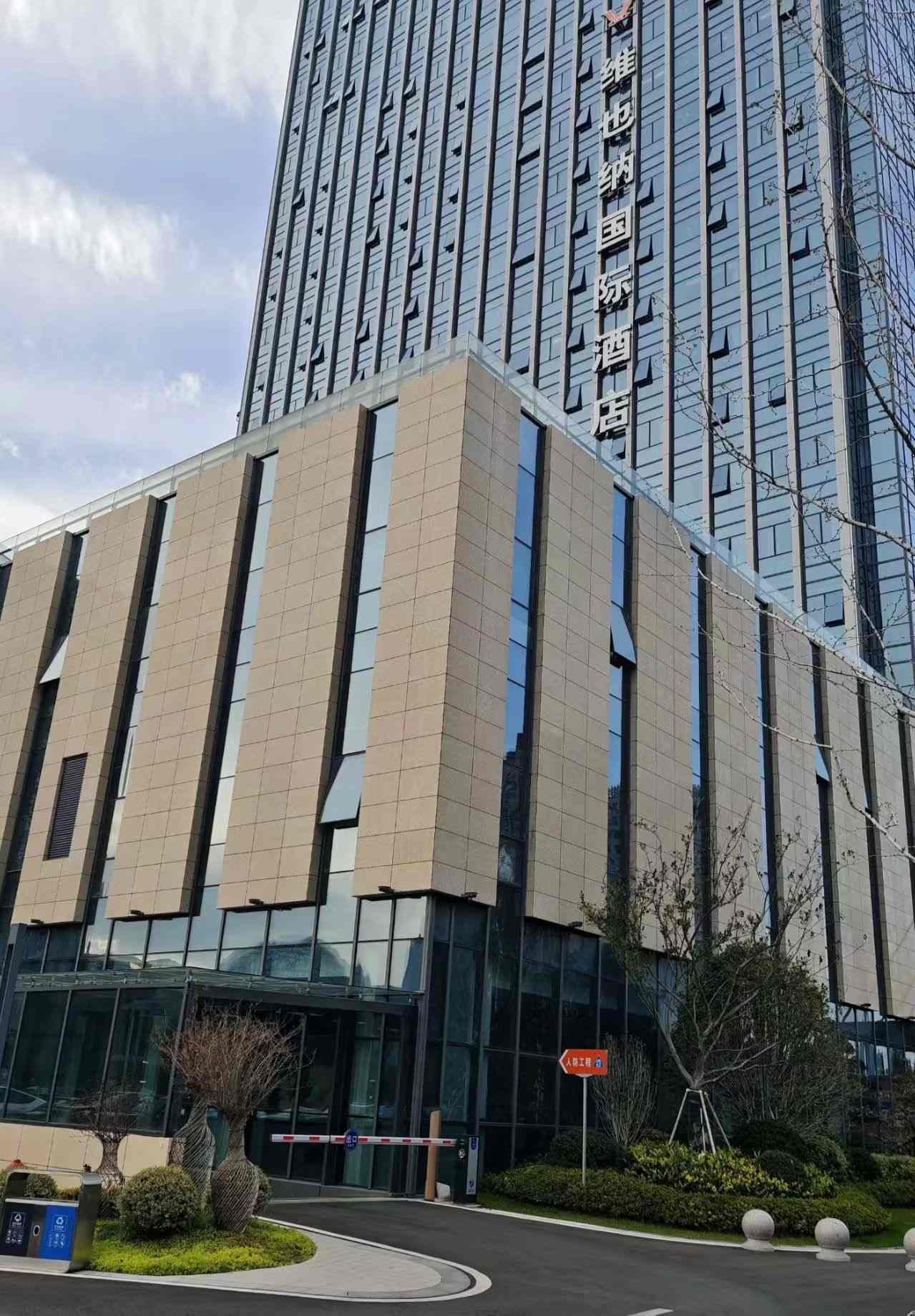 海东 黄金麻花岗岩外墙干挂