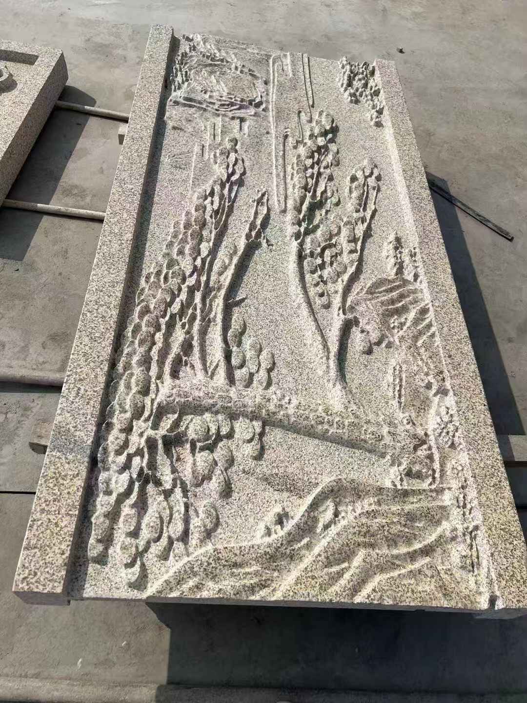 海东 黄金麻雕刻板浮雕迎客松