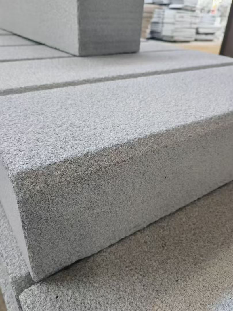 海东 芝麻灰荔枝面路沿石