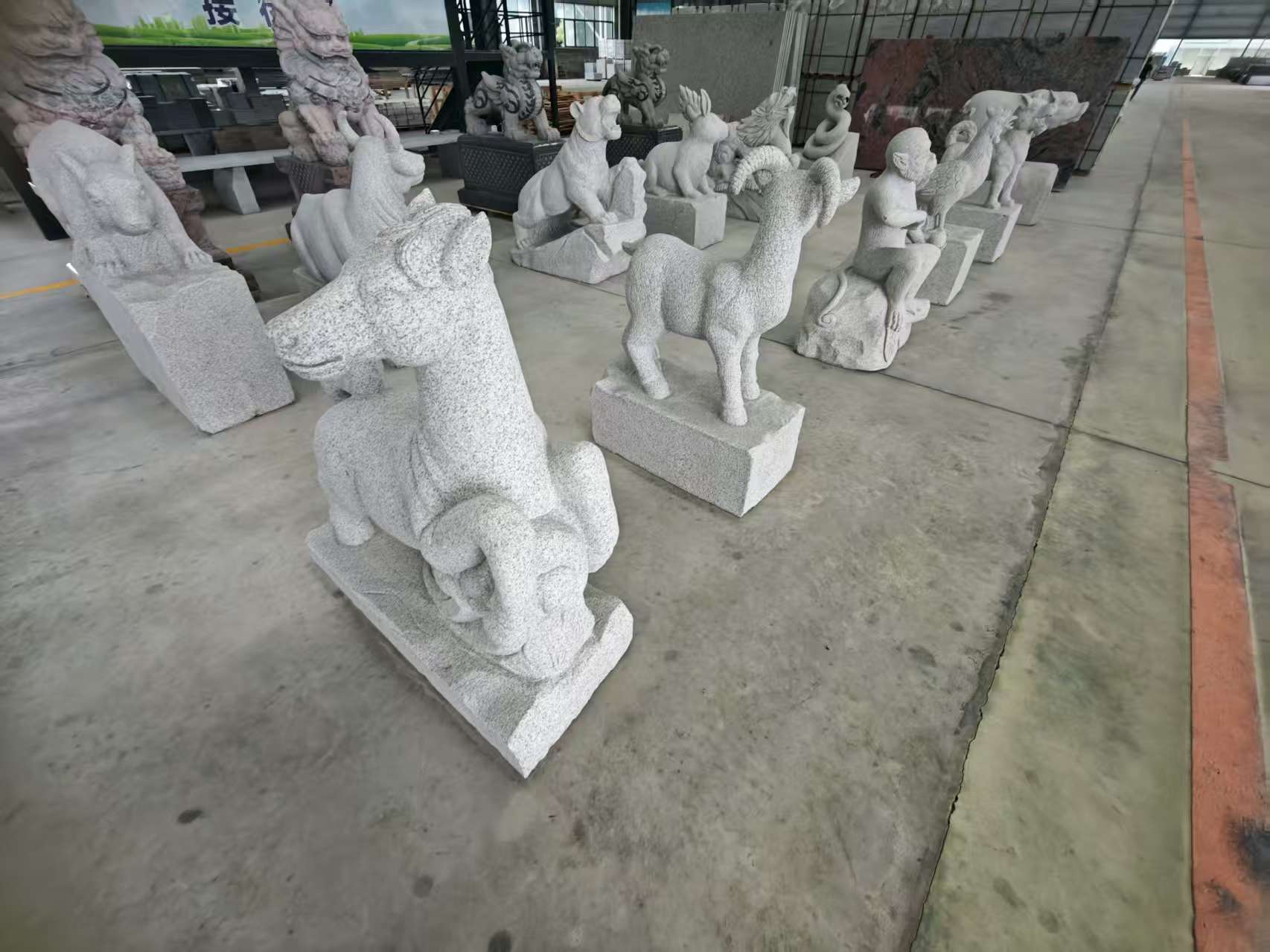 海东 芝麻白花岗岩造型立体雕刻——十二生肖